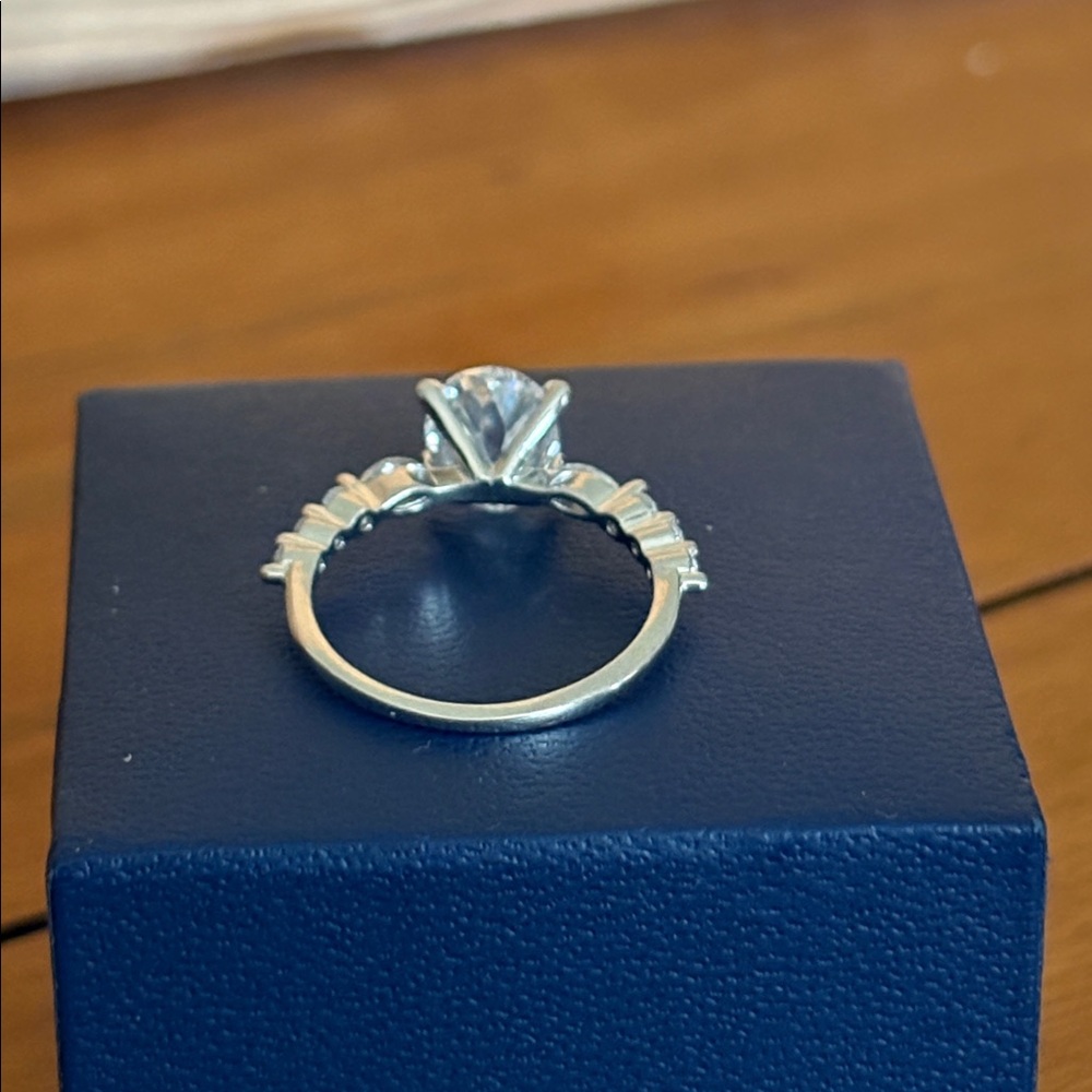 Oval Brilliant 3.00 ct Lab Created White Topaz Sterling Solitaire Ring size 6.75 - Picture 8 of 13